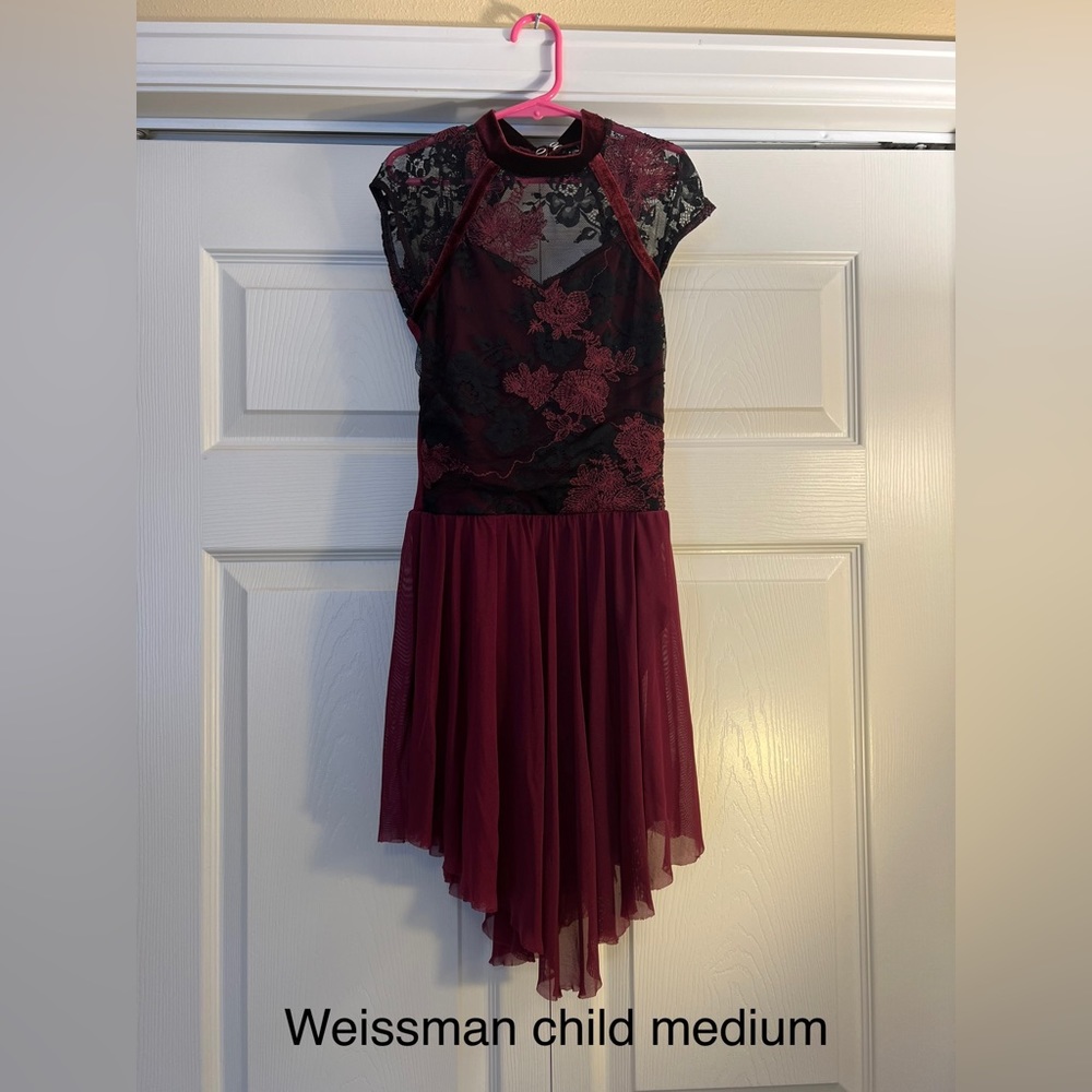 Contemporary style dance costume